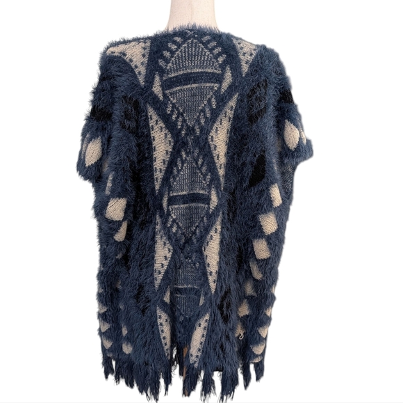 Code Women's Sleeveless Cardigan - Picture 4 of 9